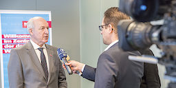 Präsident Franz Xaver Peteranderl stand der Presse Rede und Antwort. Präsident Franz Xaver Peteranderl stand der Presse Rede und Antwort.
