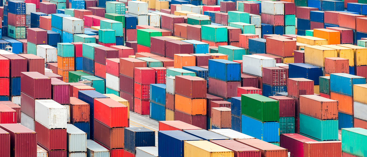 container, terminal, containerhafen, containerterminal, hafen, handel, international, wirtschaft, welthandel, hafenstadt, schiffscontainer, shanghai, gterverkehr, logistik, waren, ware, hamburg, hafengebiet, lager, lagerung, transport, qindao, koahsiung, dubai, rotterdam, pusan, shenzhen, hongkong, hong kong, singapur, auenhandel, business, export, fracht, frachtcontainer, gter, gtertransport, import, industrie, seecontainer, seeweg, transportieren, verladen, verschiffen, zoll, panorama, containerschiff, bunt, dock, globalisierung