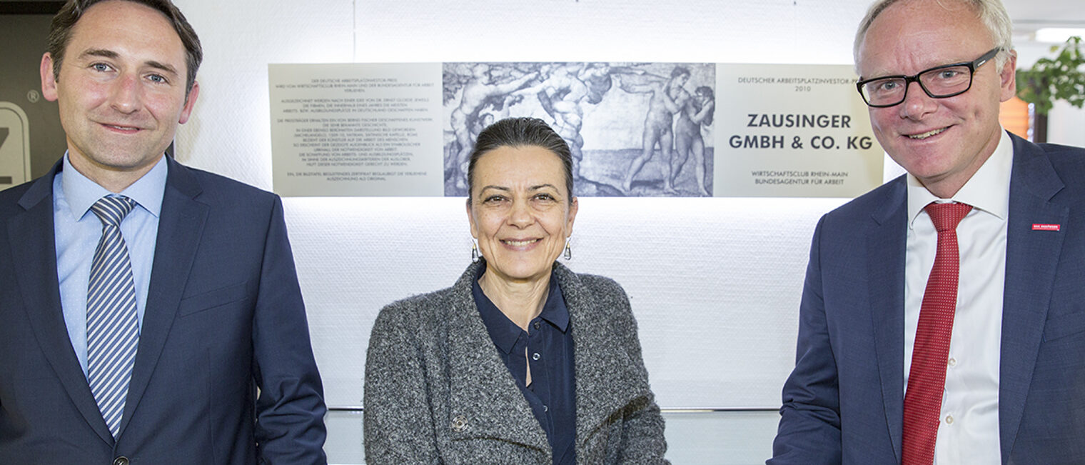 Henry Szücs, Susanne Zausinger und Dr. Frank Hüpers (v.li.n.re.). Henry Szücs, Susanne Zausinger und Dr. Frank Hüpers (v.li.n.re.).