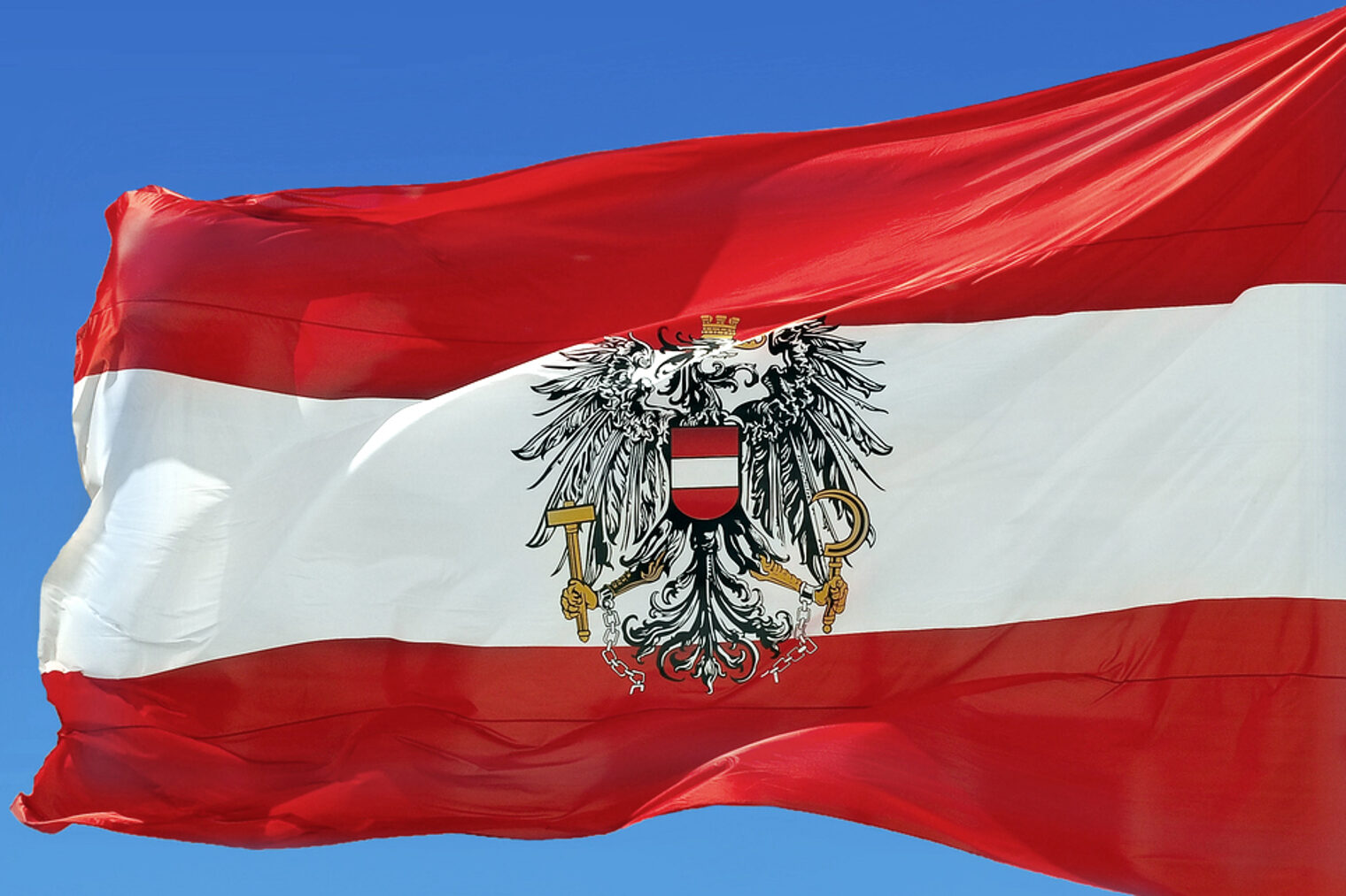 Flagge, Österreich, wehen, Wind, Österreichische Flagge, rot, weiß, National, Symbol, blauer Himmel, Fahnenmast emblem, fabric, flag, austria, austrian, national, red, white, sky, symbol, waving, wind, clear, sky, blue, pole
