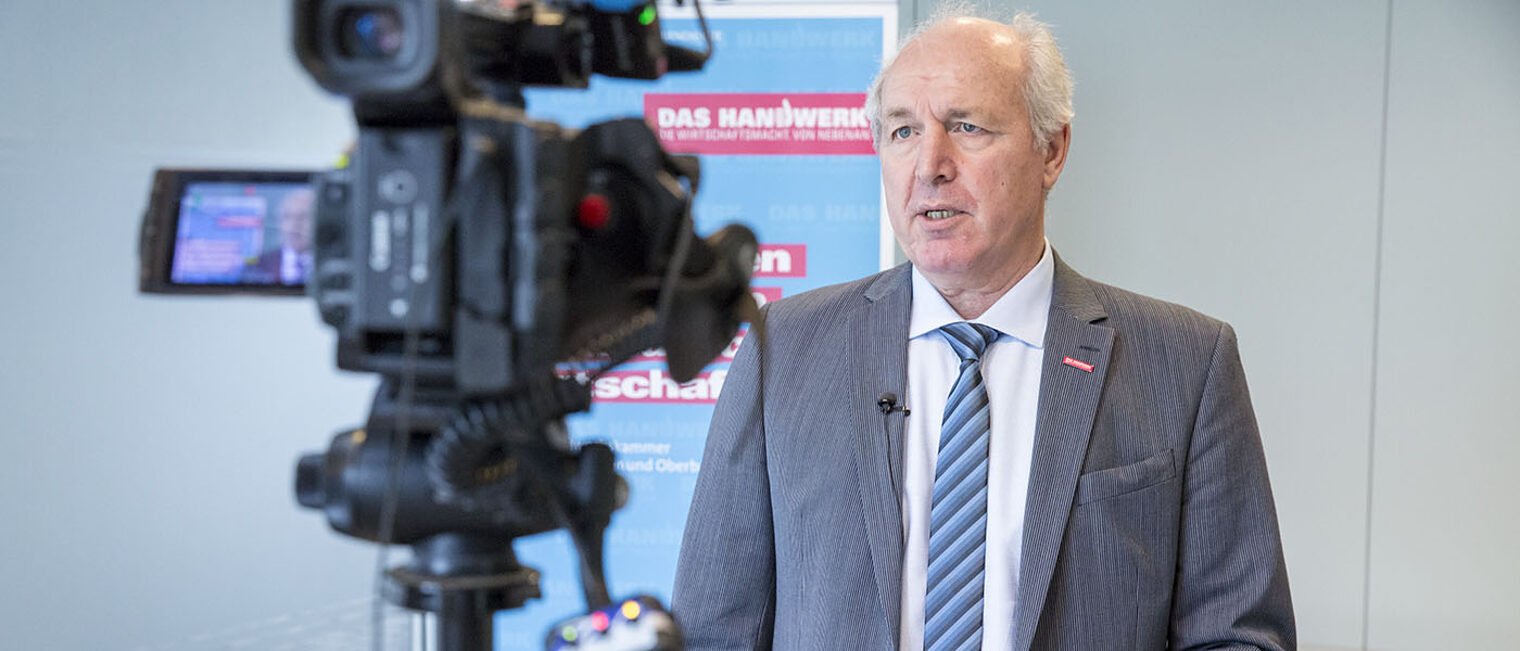 Präsident Franz Xaver Peteranderl stand der Presse Rede und Antwort. Präsident Franz Xaver Peteranderl stand der Presse Rede und Antwort.