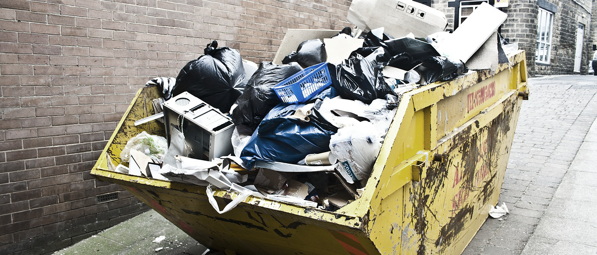 Müll Abfall https://pixabay.com/de/m%C3%BCll-wurf-papierkorb-abf%C3%A4lle-dump-143465/ cc0 Container