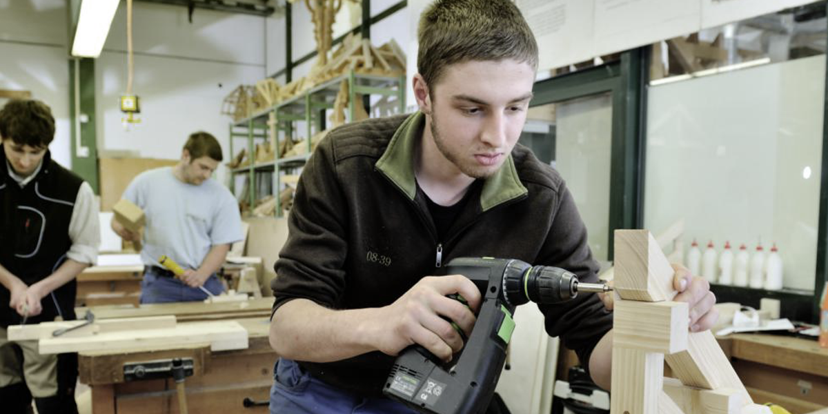Bohrer Holz Werkstatt ÜLU