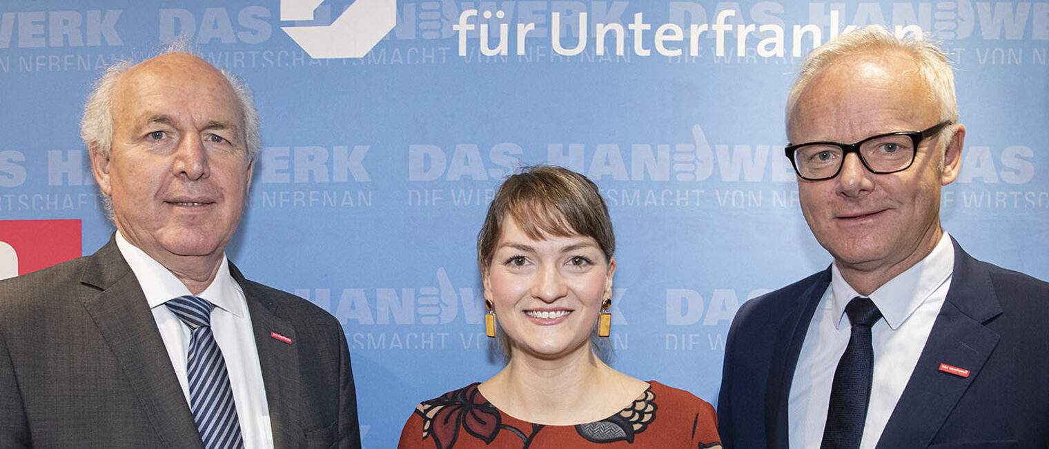 Bayerns Digitalministerin Judith Gerlach mit BHT-Präsident Franz Xaver Peteranderl (links) und BHT-Hauptgeschäftsführer Dr. Frank Hüpers