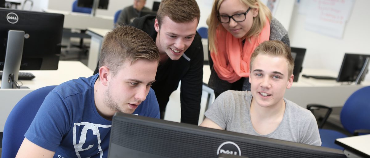 Schulung, ÜLU, überbetriebliche Lehrlingsunterweisung, PC, Com