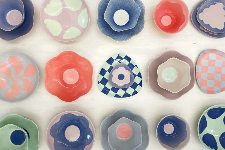15 Florale bunte Keramikschalen 