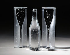 Koichiro Yamamoto, A bottle and two glasses, Glas, gegossen, poliert, 260 x 150 x 285 mm Koichiro Yamamoto, A bottle and two glasses, Glas, gegossen, poliert, 260 x 150 x 285 mm