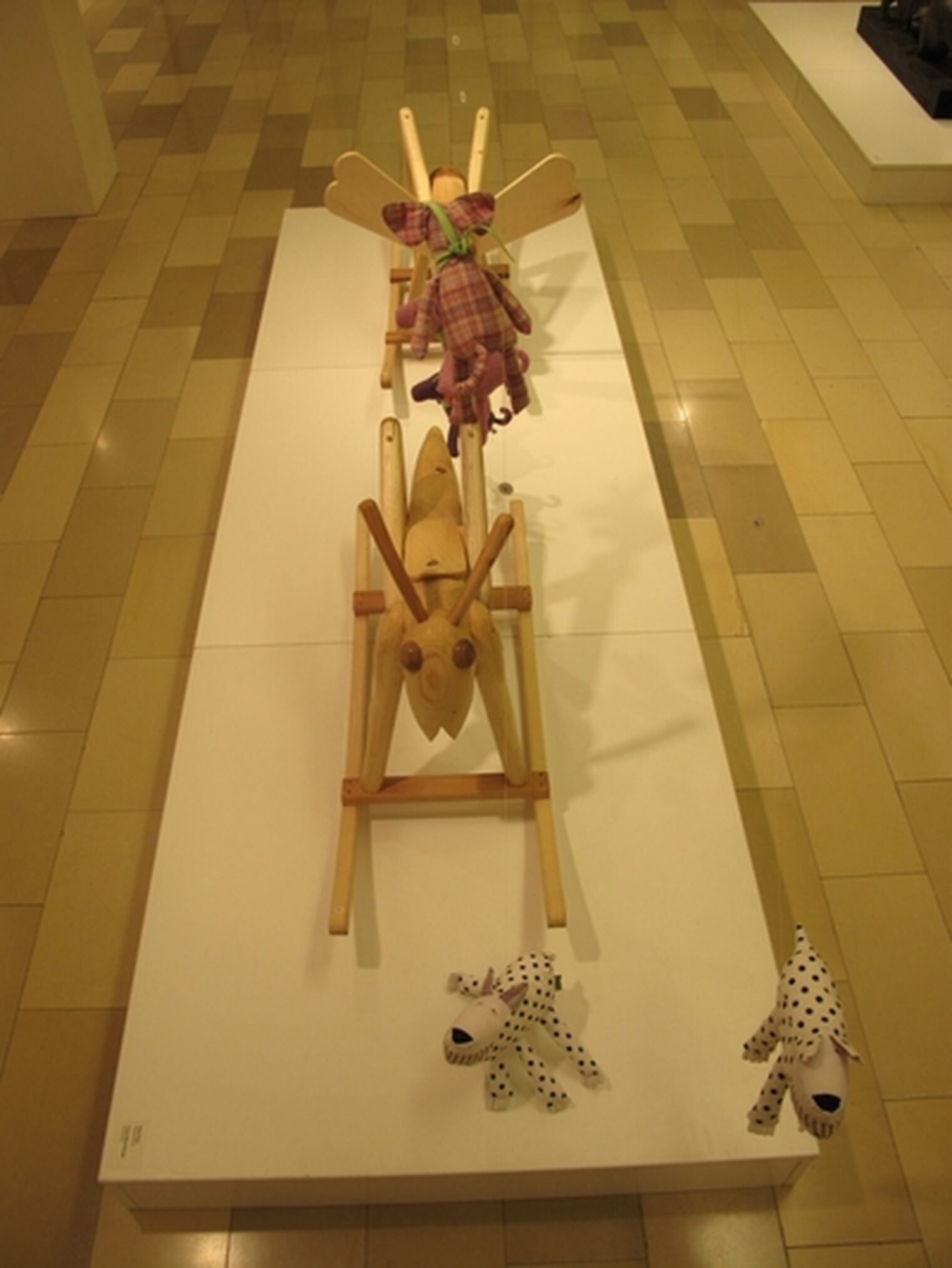 Künstlerisches Spielzeug - Spielerische Kunst Künstlerisches Spielzeug - Spielerische Kunst