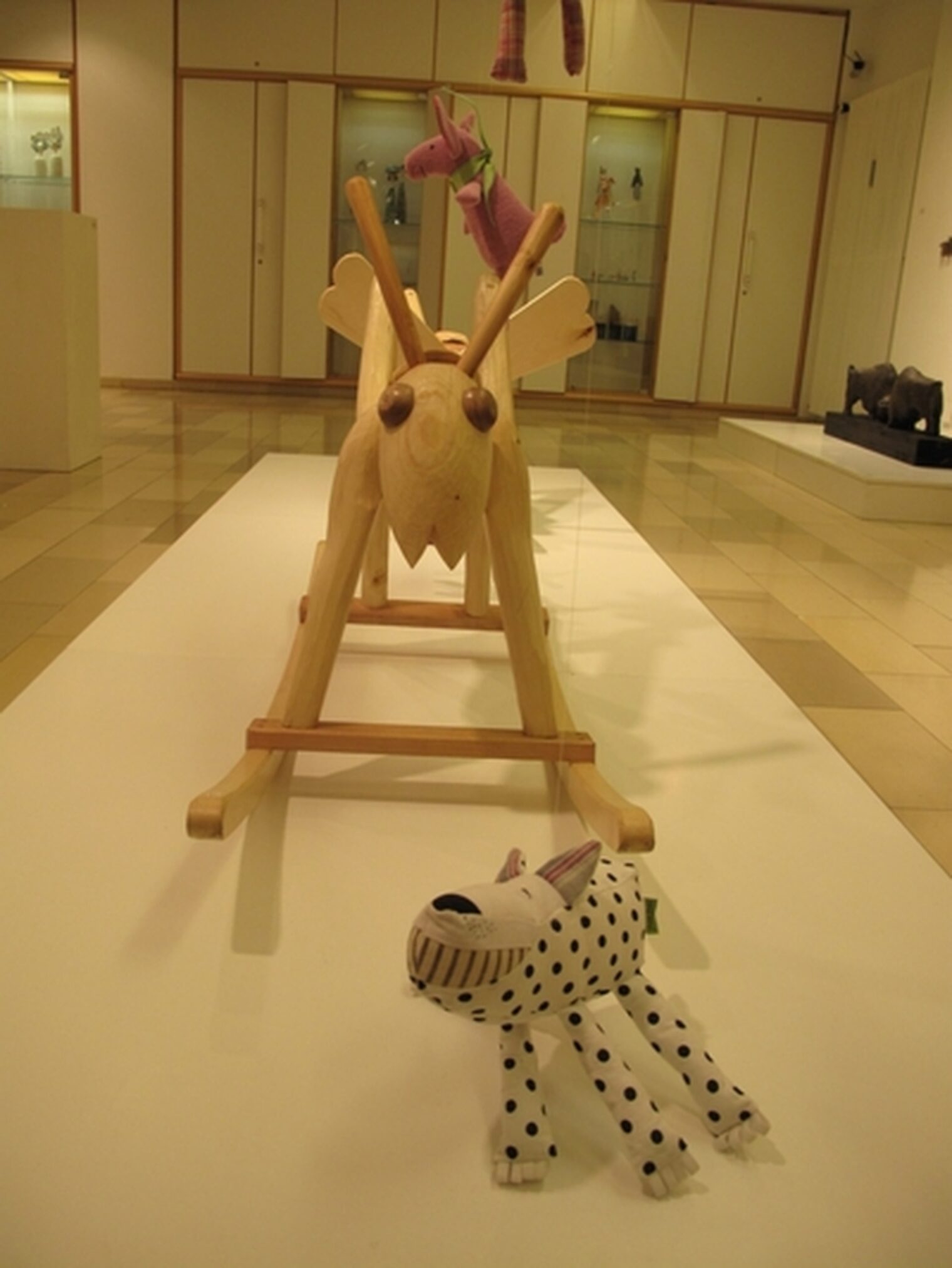 Künstlerisches Spielzeug - Spielerische Kunst Künstlerisches Spielzeug - Spielerische Kunst