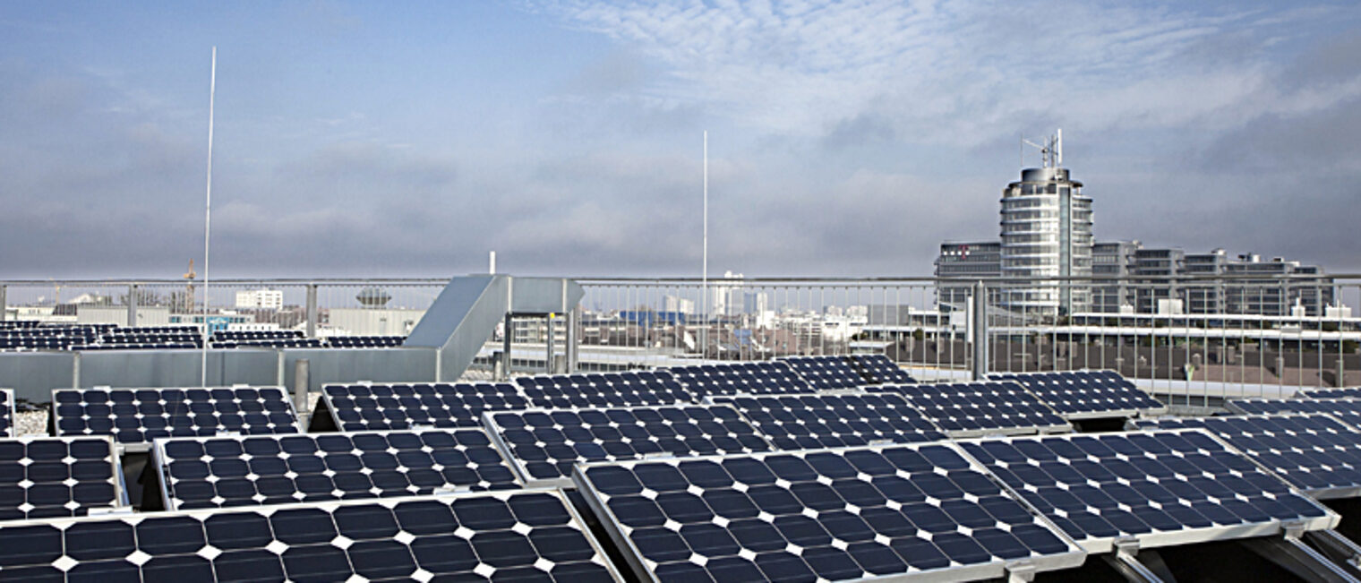 Photovoltaik Dach Bildungszentrum München Energie Sonne