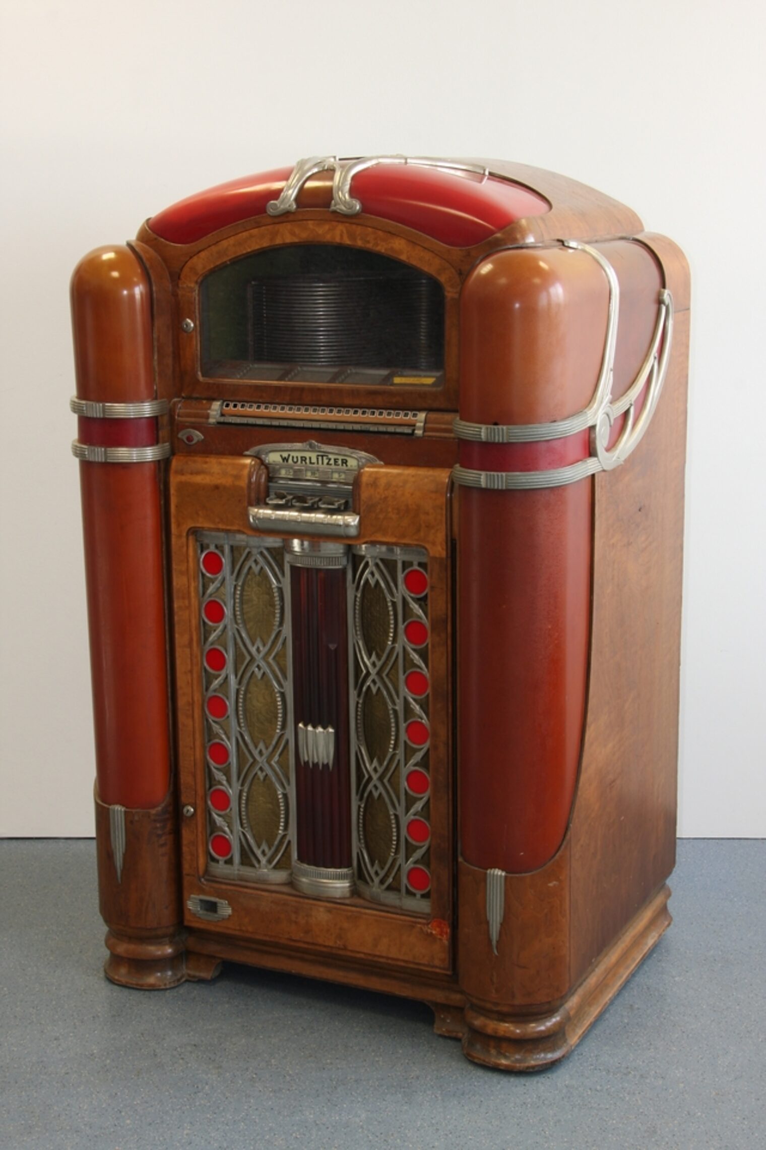 Julia Gredel, Jukebox Firma Wurlitzer Julia Gredel, Jukebox Firma Wurlitzer