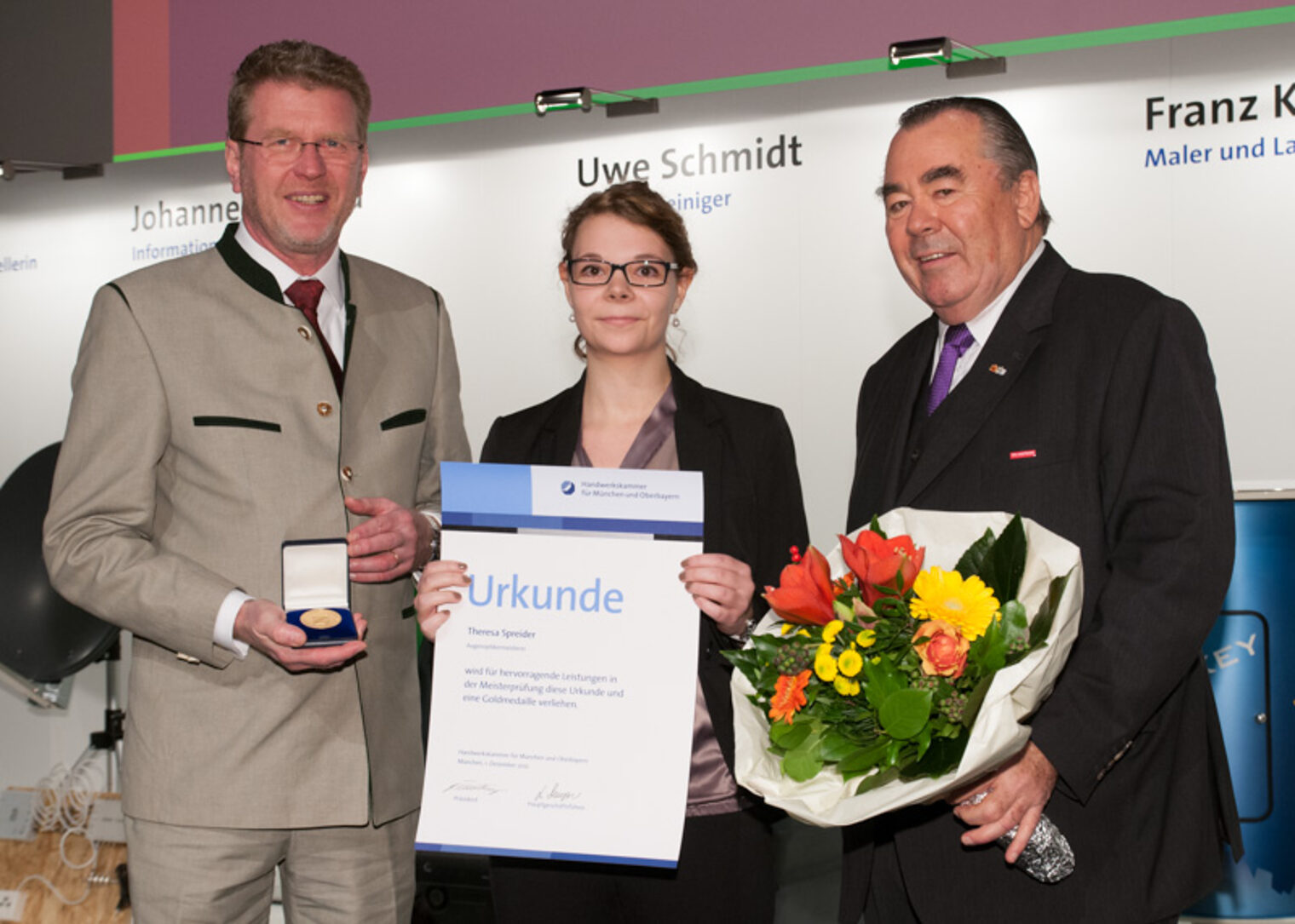 Die Jahresbestmeister auf der Meisterfeier 2012 der Handwerkskammer für München und Oberbayern.