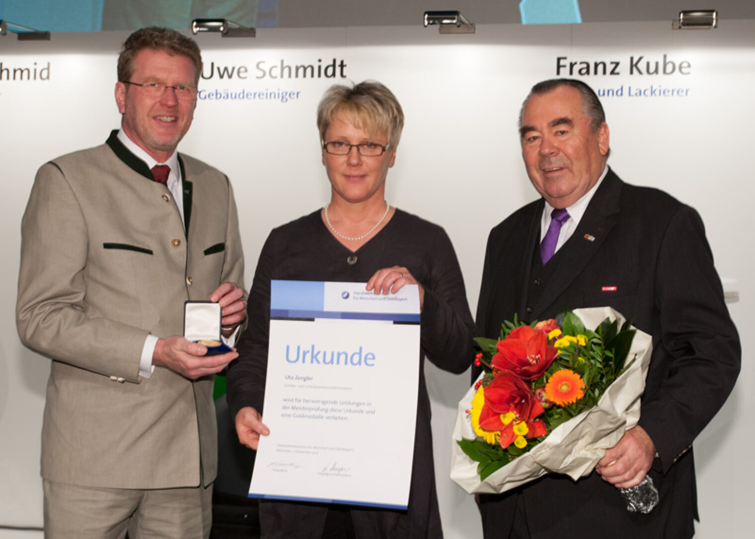 Die Jahresbestmeister auf der Meisterfeier 2012 der Handwerkskammer für München und Oberbayern.