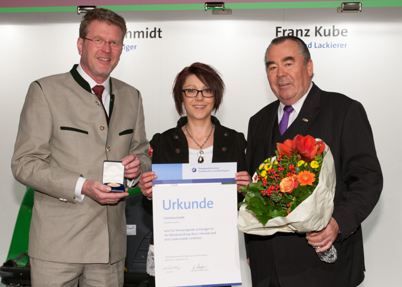 Die Jahresbestmeister auf der Meisterfeier 2012 der Handwerkskammer für München und Oberbayern.