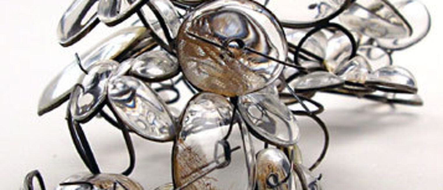 Inkyoung HwangKorea/CoreaBrosche/brooch, 2005Silber, PlastikSilver, plastic9 x 12 cm